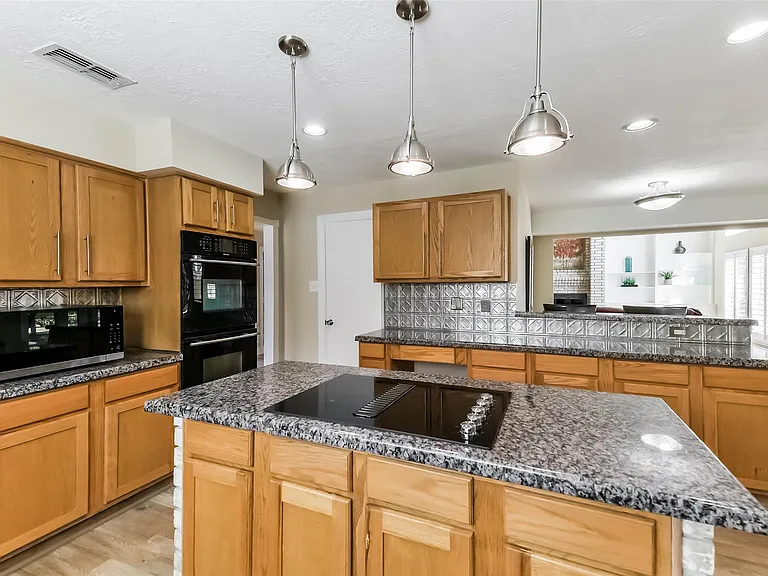 3911 Cherry Forest Dr — Photo 15