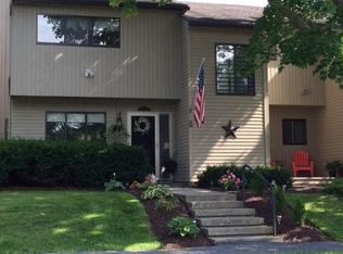 6 Arlington Grn, South Burlington, VT 05403