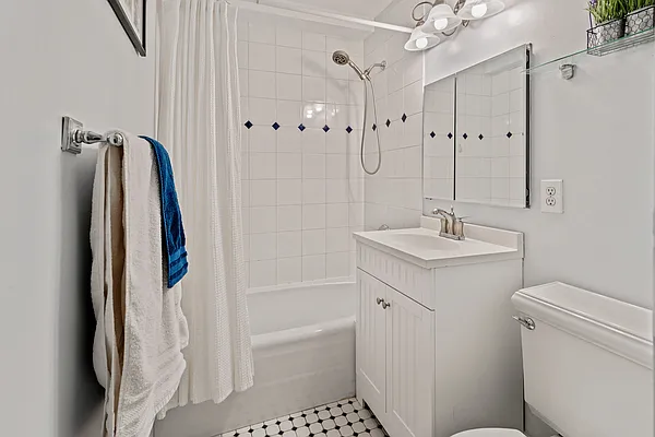 Sold by Iconik | media 10