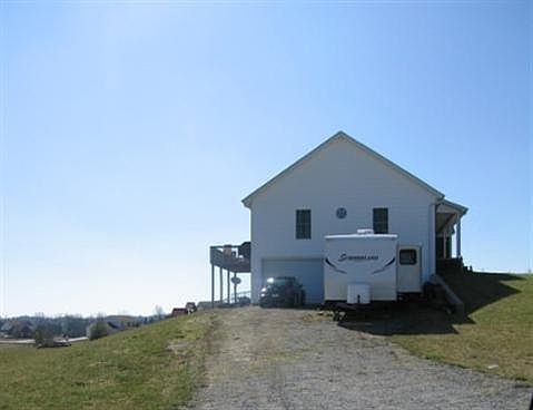 3rd image of 124 River Run Dr