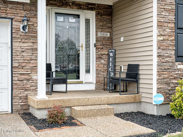 5416 Bannon Crossings Dr, Louisville, KY 40218