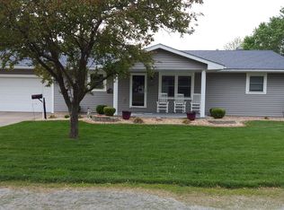 909 W Pine St, Jerseyville, IL 62052