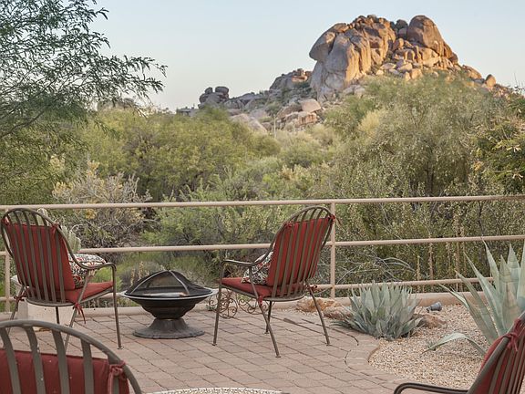 2nd image of 2207 N SAGEBRUSH Lane