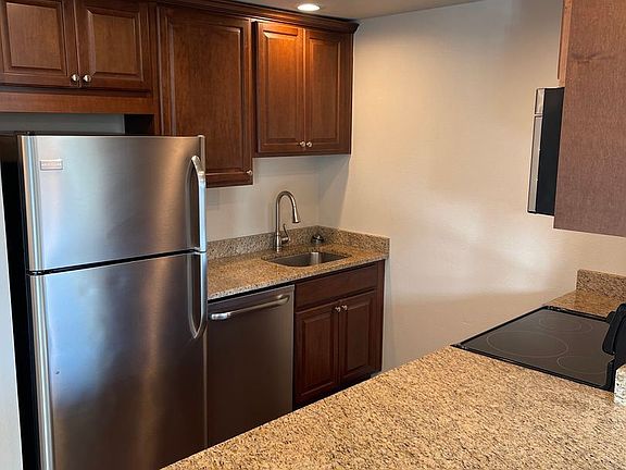 3rd image of 11617 91st Ln NE APT 15