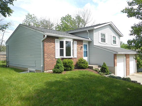 3rd image of 174 Kensington Dr