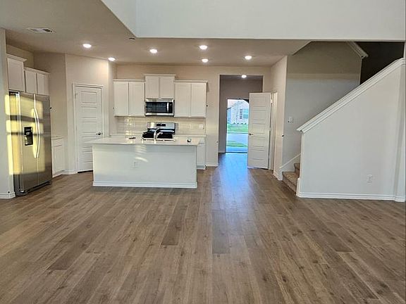 2nd image of 5109 Sandrine Ave