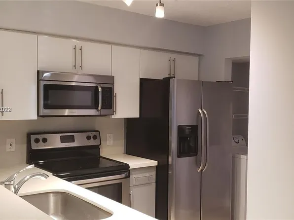 530 S Park Rd #12-11, Hollywood, FL 33021