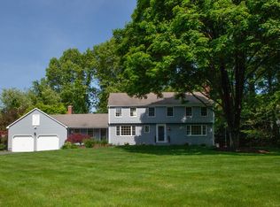 56 Winterset Ln, Simsbury, CT 06070