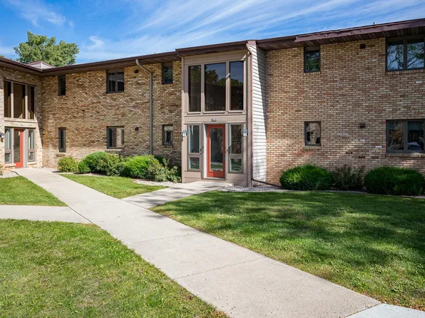 268 N Campbell Rd APT D, Oshkosh, WI 54902