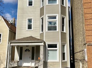 2214 W Roscoe St #1, Chicago, IL 60618