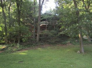 201 Village Ln, Mount Gretna, PA 17064