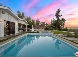 20461 Coulson St, Woodland Hills, CA 91367