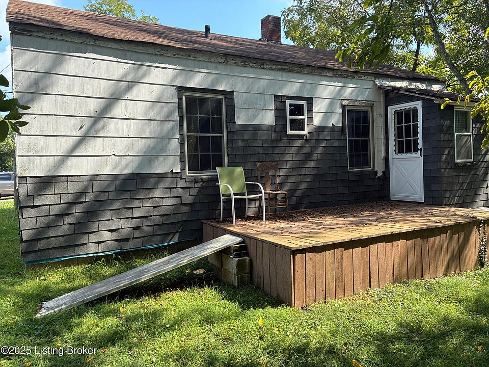 2nd image of 1204 Park St