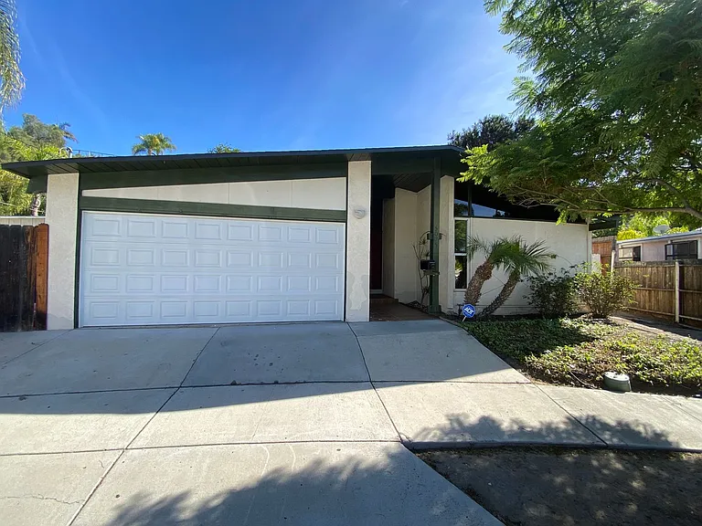 5075 Chaparral Way — Photo 2