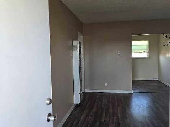 2nd image of 438 W Magnolia St APT 5