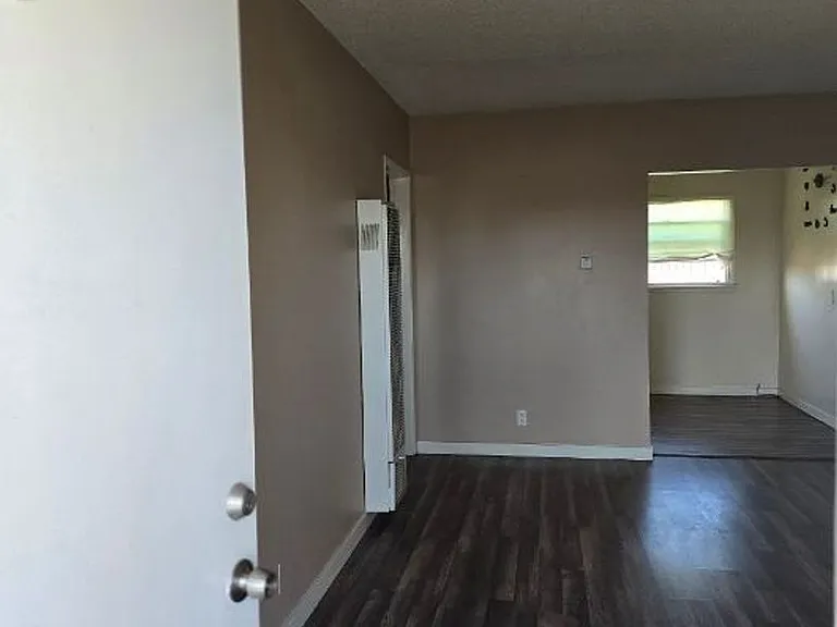438 W Magnolia St — Photo 2