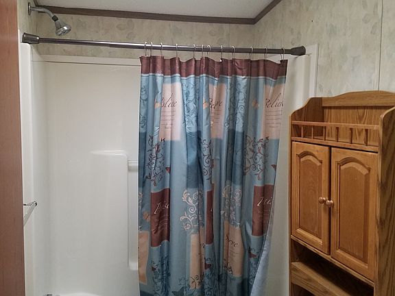 Second Bath w Skylight