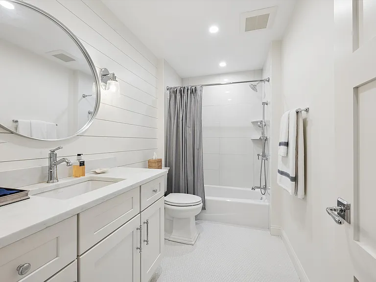 106 Powell Ave — Photo 18