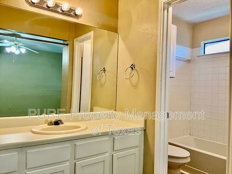 2105 Balsam Way — Photo 15