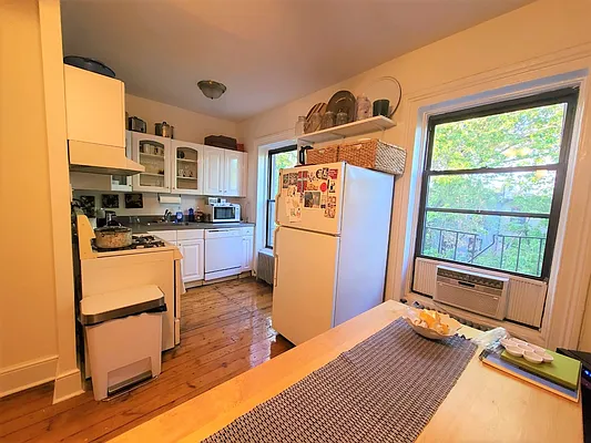 Rented by Brooklyn Heights Real Estate Inc | media 10