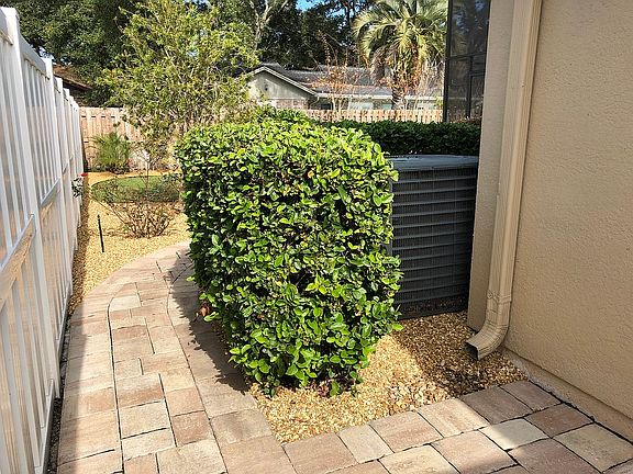 5th image of 8289 Hedgewood Dr