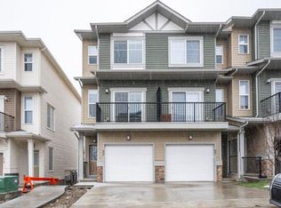 805 N Sage Hill Grv NW, Calgary, AB T3R 2A2