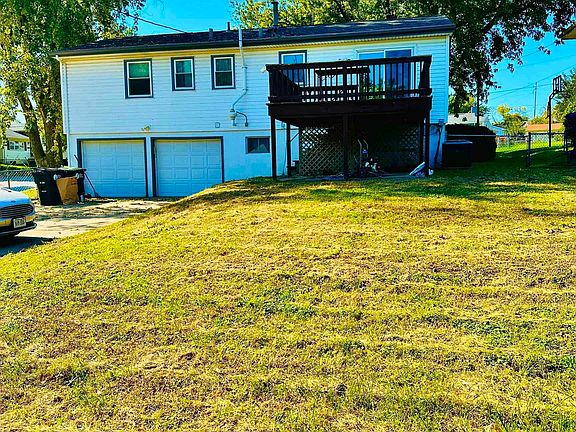 4th image of 2929 S 118th St