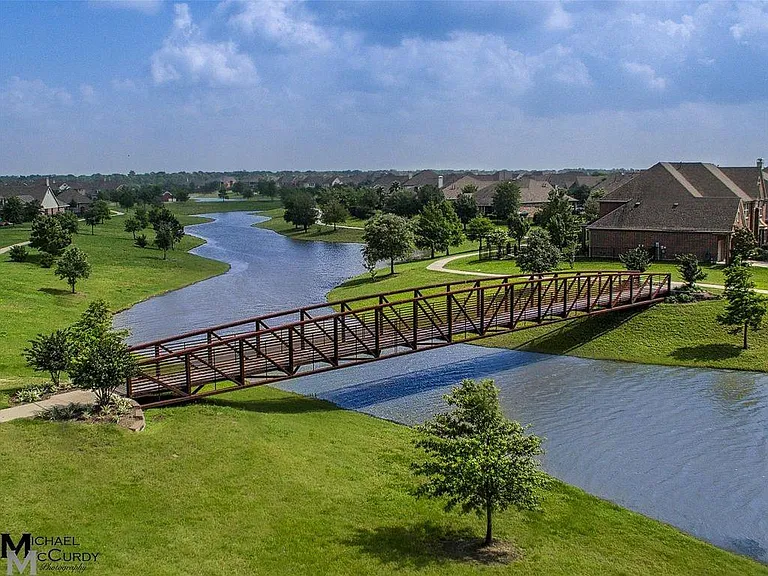 18410 Central Creek Dr — Photo 30