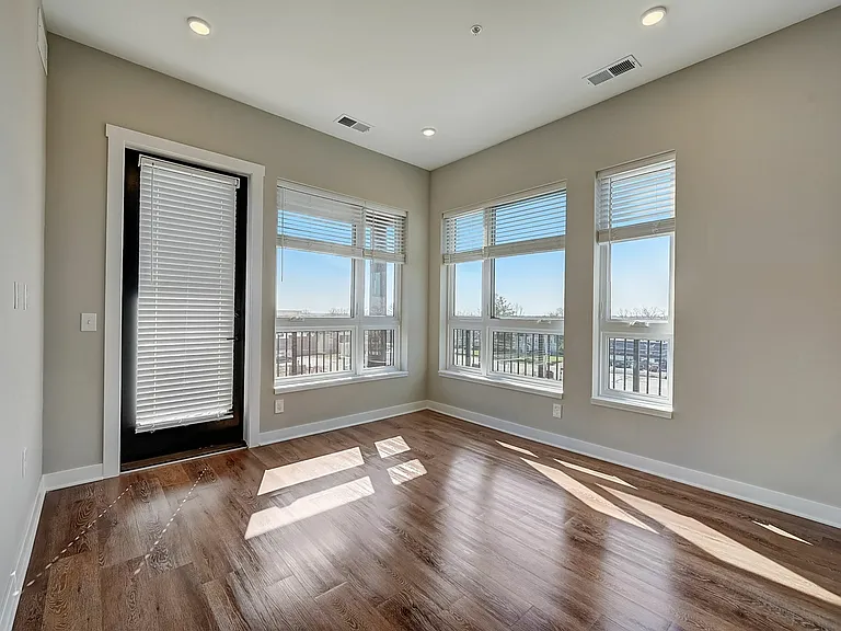 Midpoint Living Space to Patio