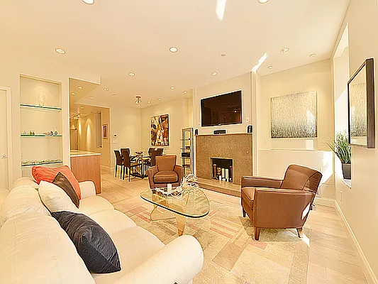 Sold by Cooper & Cooper Real Estate | media 18