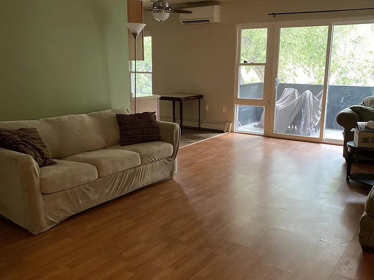 620 Mathews St #1-307 — Photo 4
