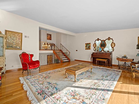 5th image of 287 Avenue E