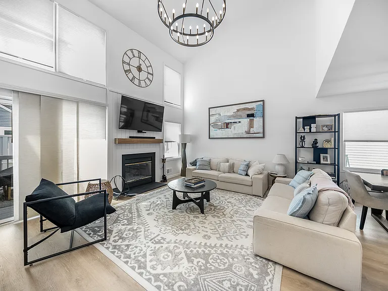 66 Claridge Ct — Photo 32