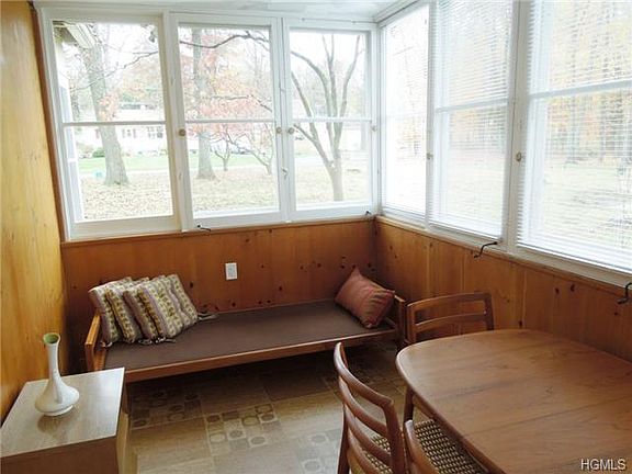 5th image of 2846 Fox Hall St
