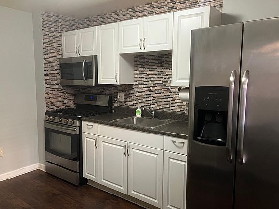 4th image of 3153 Livingston St