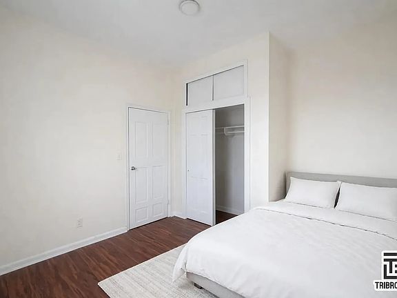 4th image of 1283 Rogers Ave #3R