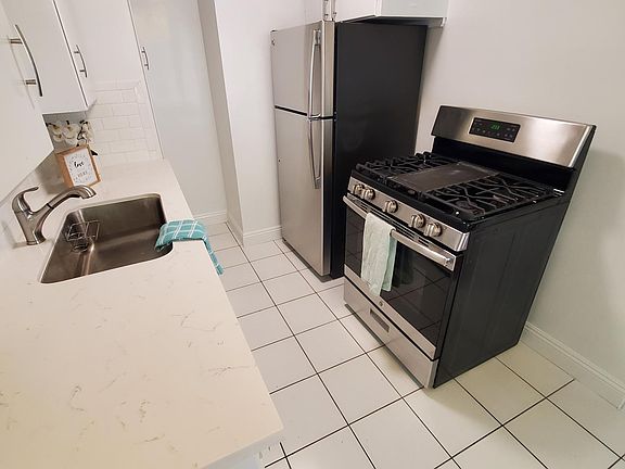 5th image of 1753 E Ocean Blvd APT 2