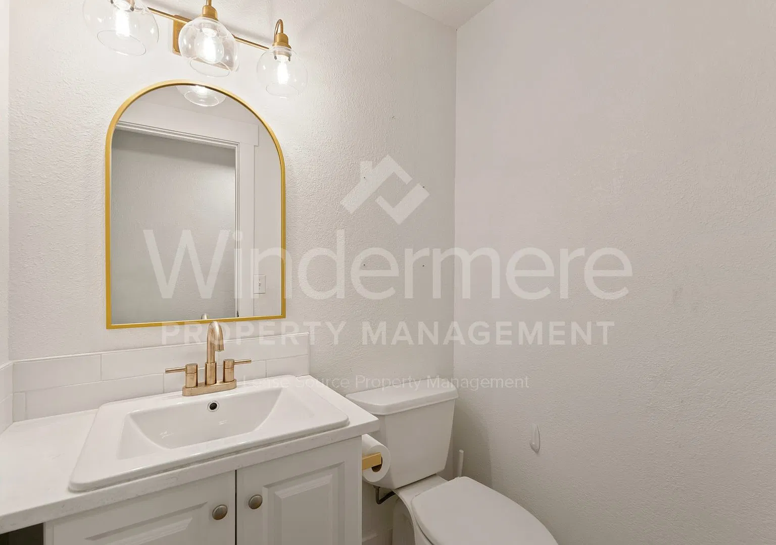 **1st Full Month Free Charming Rental Home on Ben Burr Blvd South Hill Living, Close to Everything — Photo 3