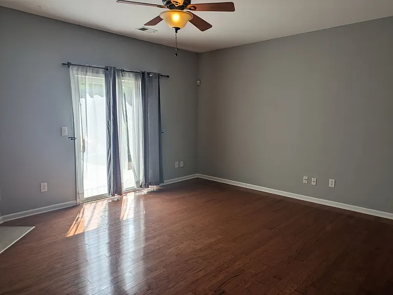 18474 Streamline Ct — Photo 12