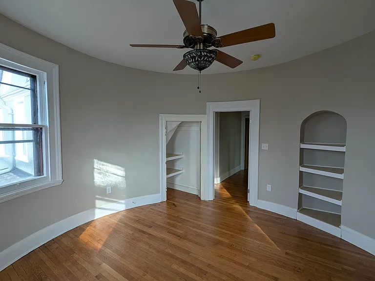1300 Summit Ave #3 — Photo 7