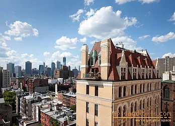 Rented by aptsandlofts.com