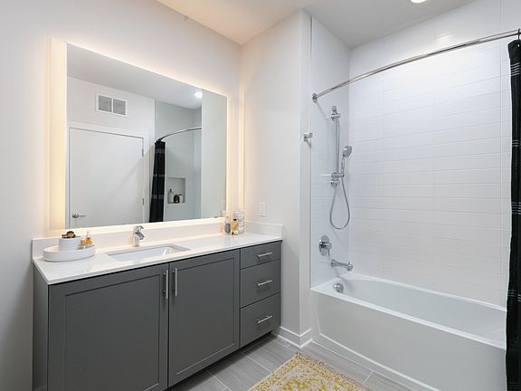 3rd image of 734 Avenue E E #341