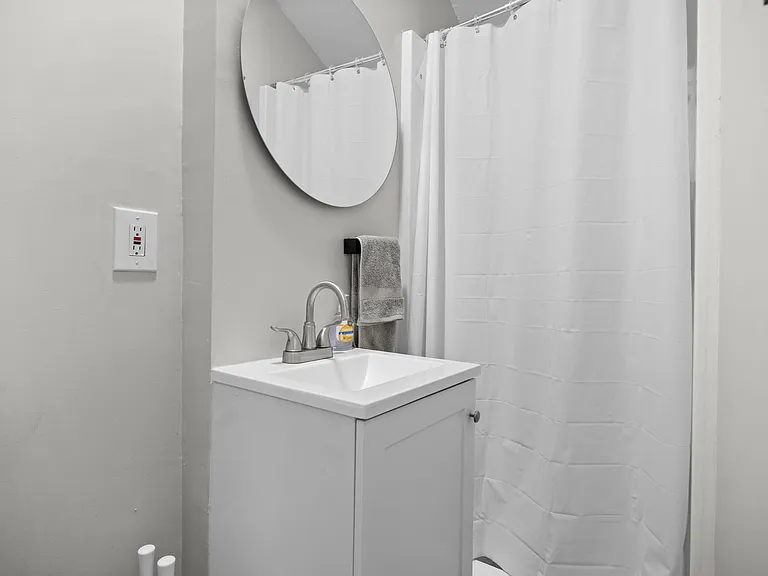 1842 Crawford Rd #2 — Photo 11