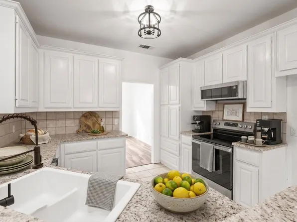 2107 River Crest Cir, Denison, TX 75020