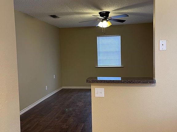 5th image of 3802 Noble Dr