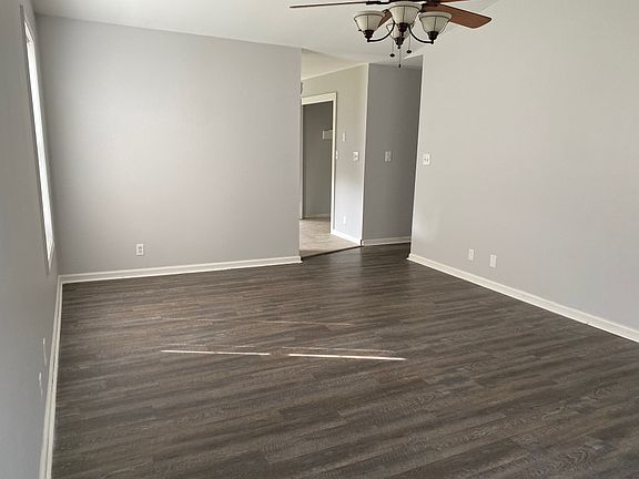 3rd image of 608 Woodhaven Dr