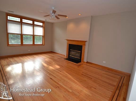 4th image of 4233 N Kenmore Ave #1north