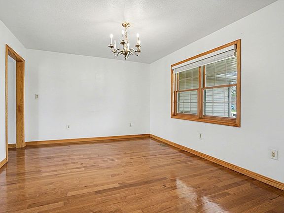 5th image of 57120 Bluff Crest Dr