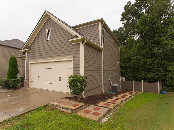 4th image of 830 Collingsworth Ln