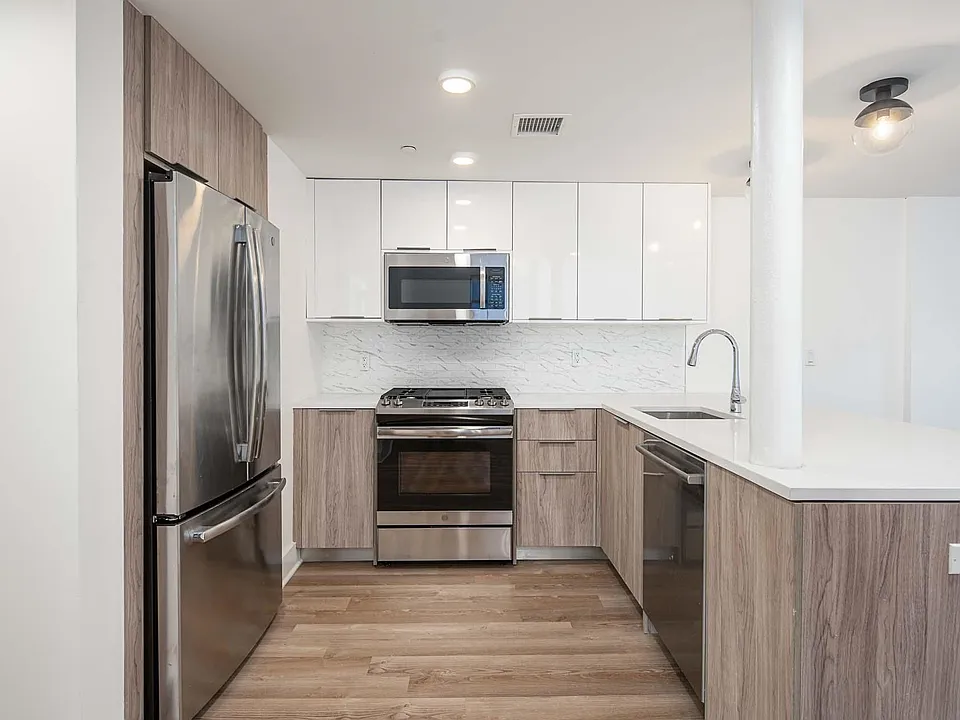 105 South St #1